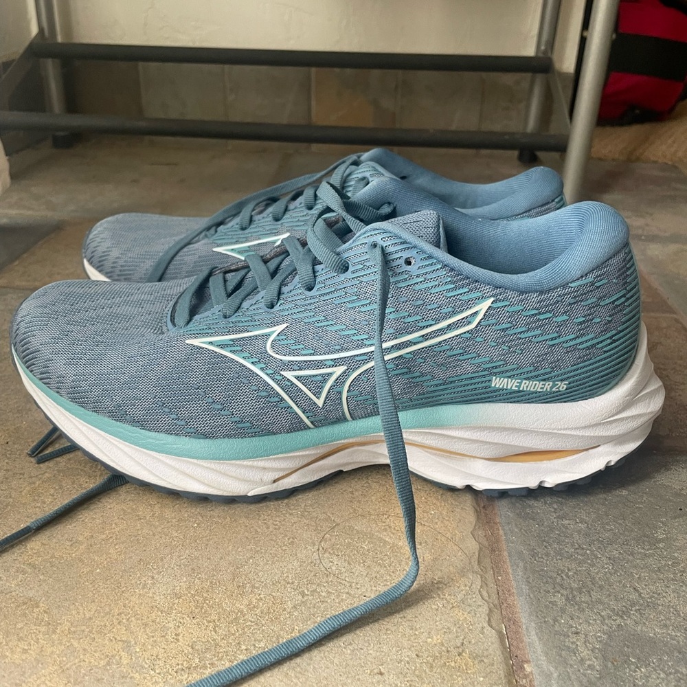 Mizuno Wave Rider 26 Running Shoes